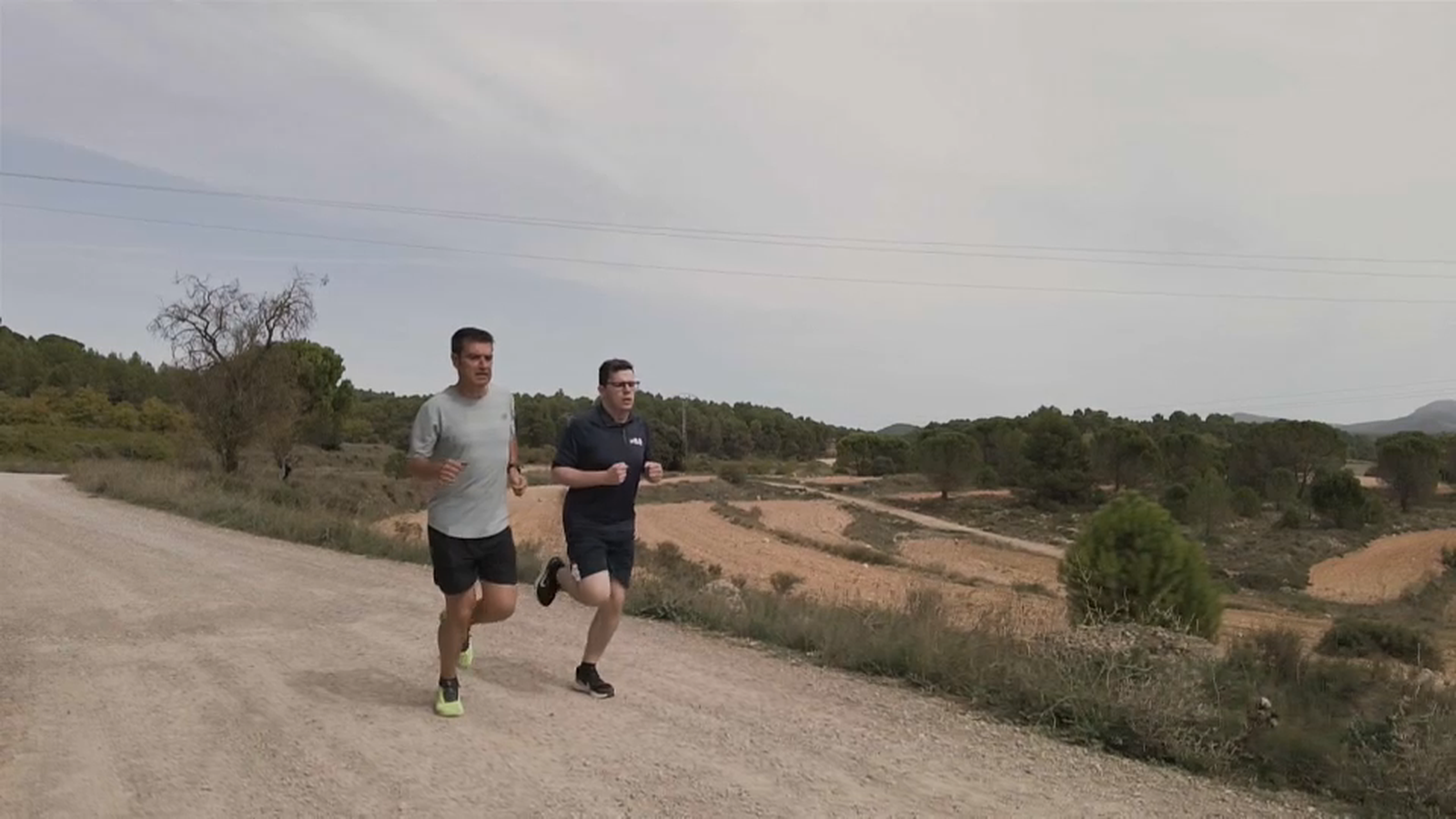 Adrià i Xavi Blasco fent cames en 'A córrer'