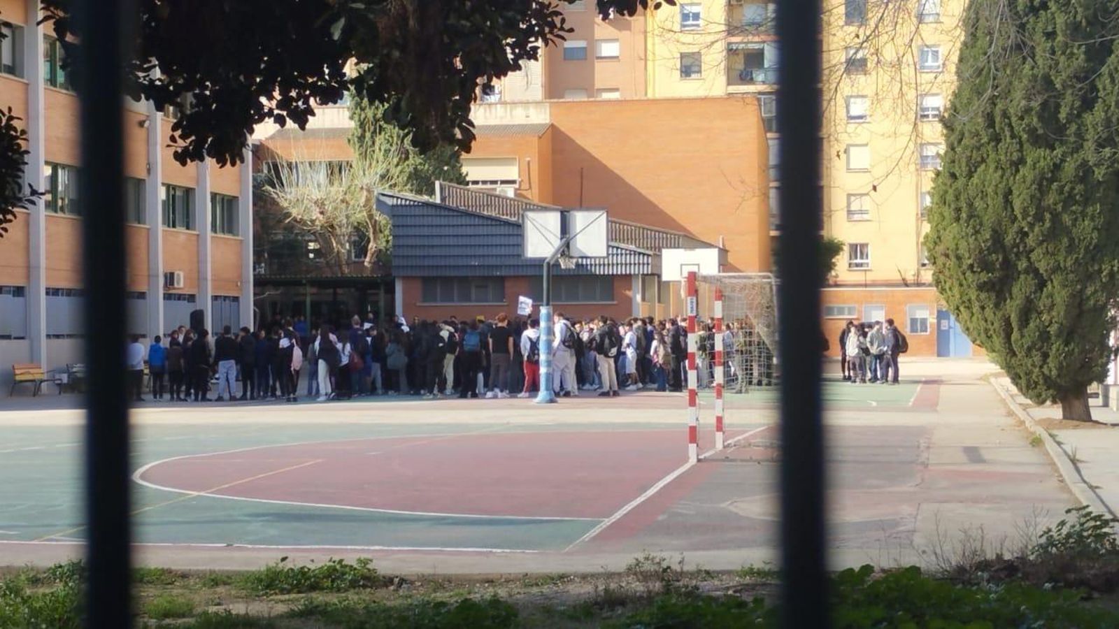 Concentració, este divendres, a l'IES La Moreria de Mislata