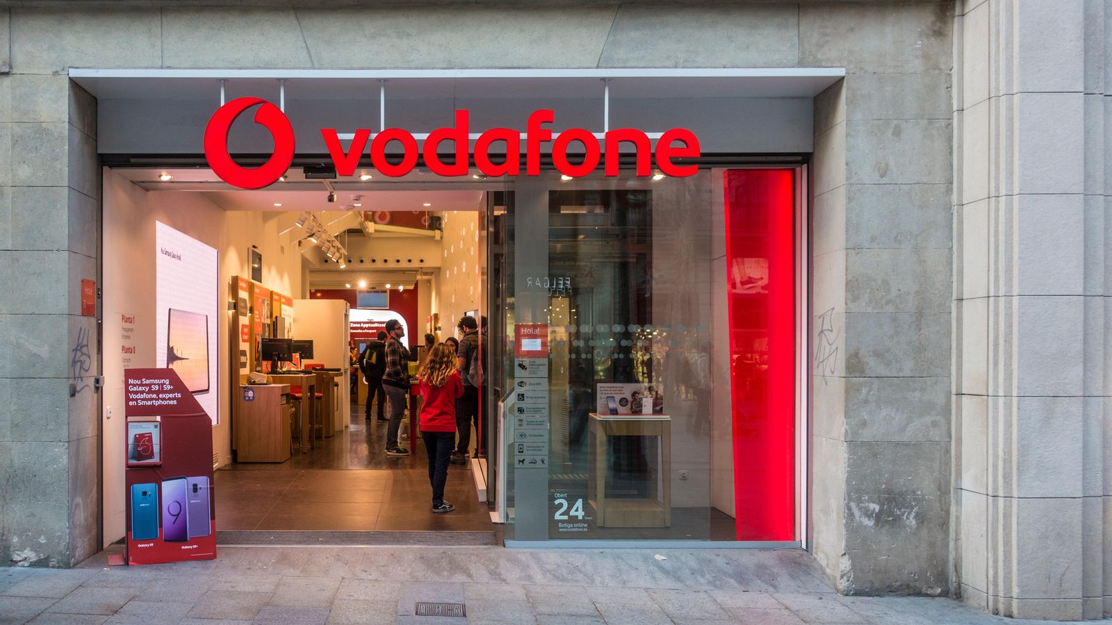 Façana de la tenda de Vodafone a Barcelona