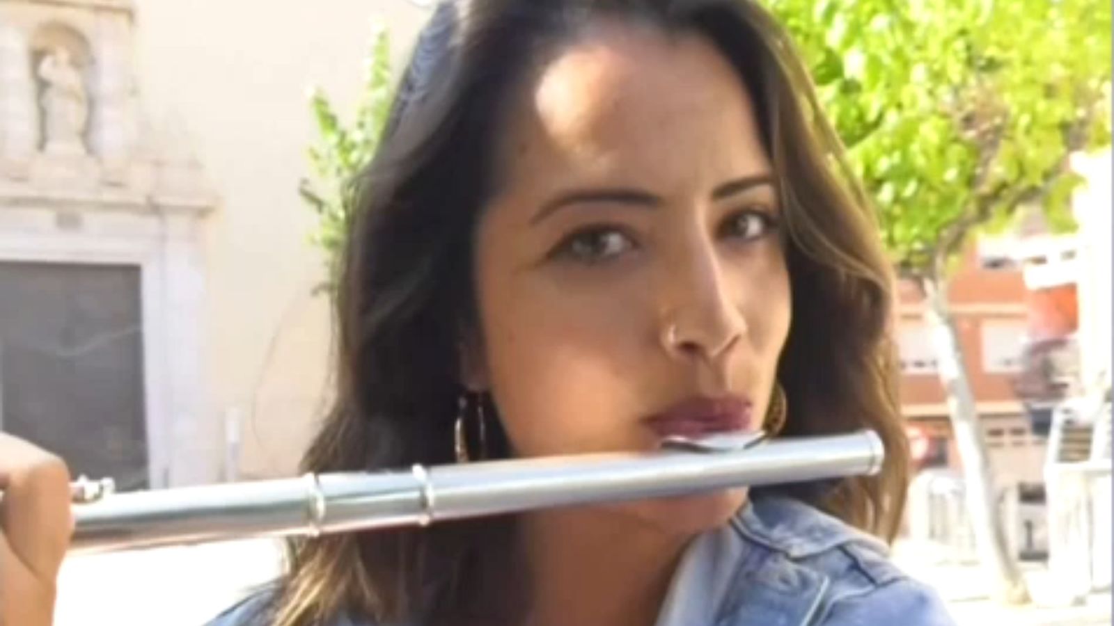 Nerea Sanfe executa l'himne de Godella