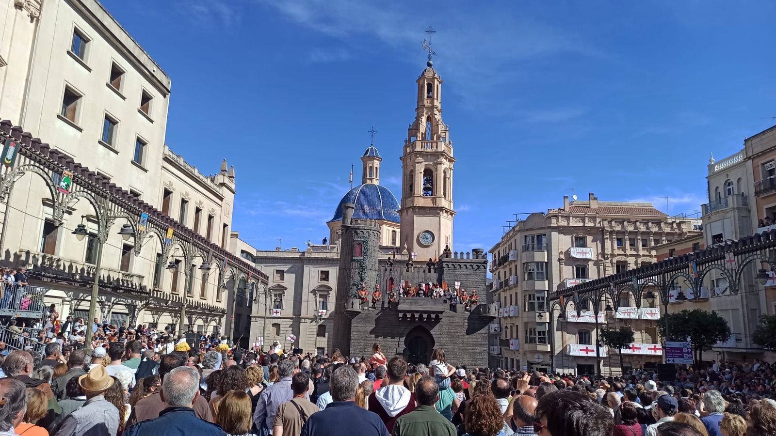 24.04.2023 | Alcoi encara la recta final de les Festes de Moros i Cristians