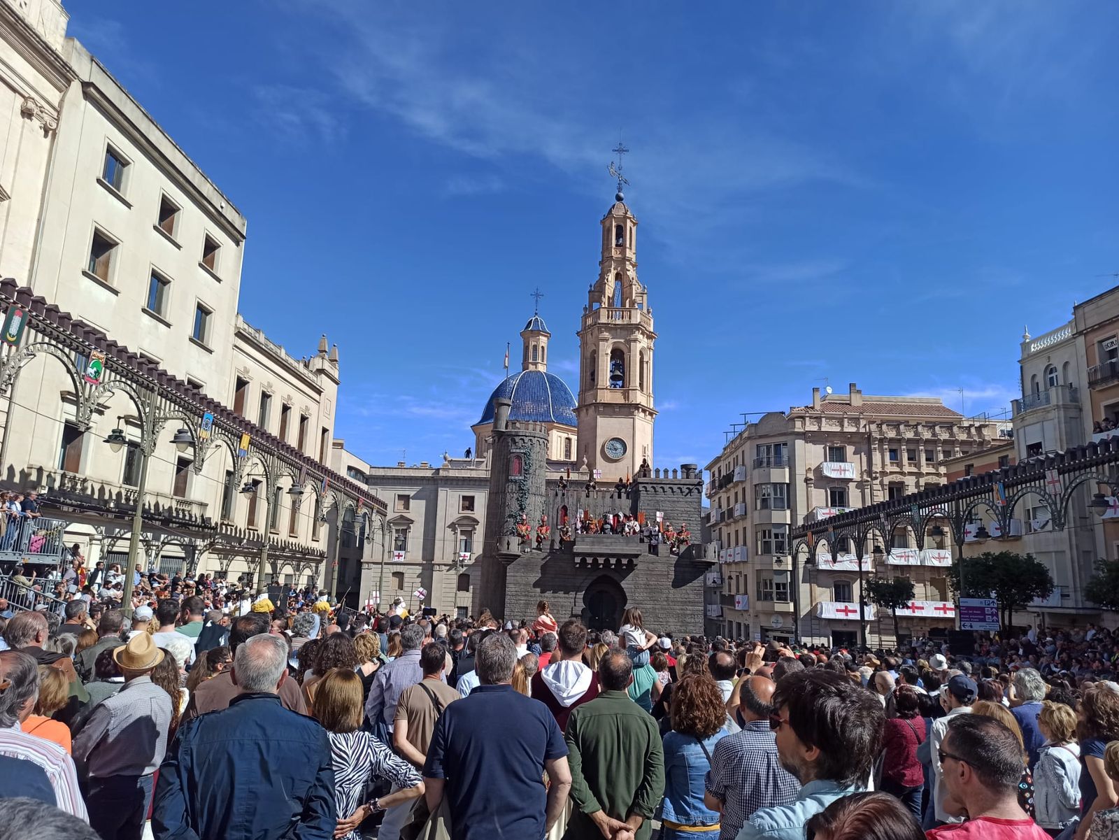 24.04.2023 | Alcoi encara la recta final de les Festes de Moros i Cristians