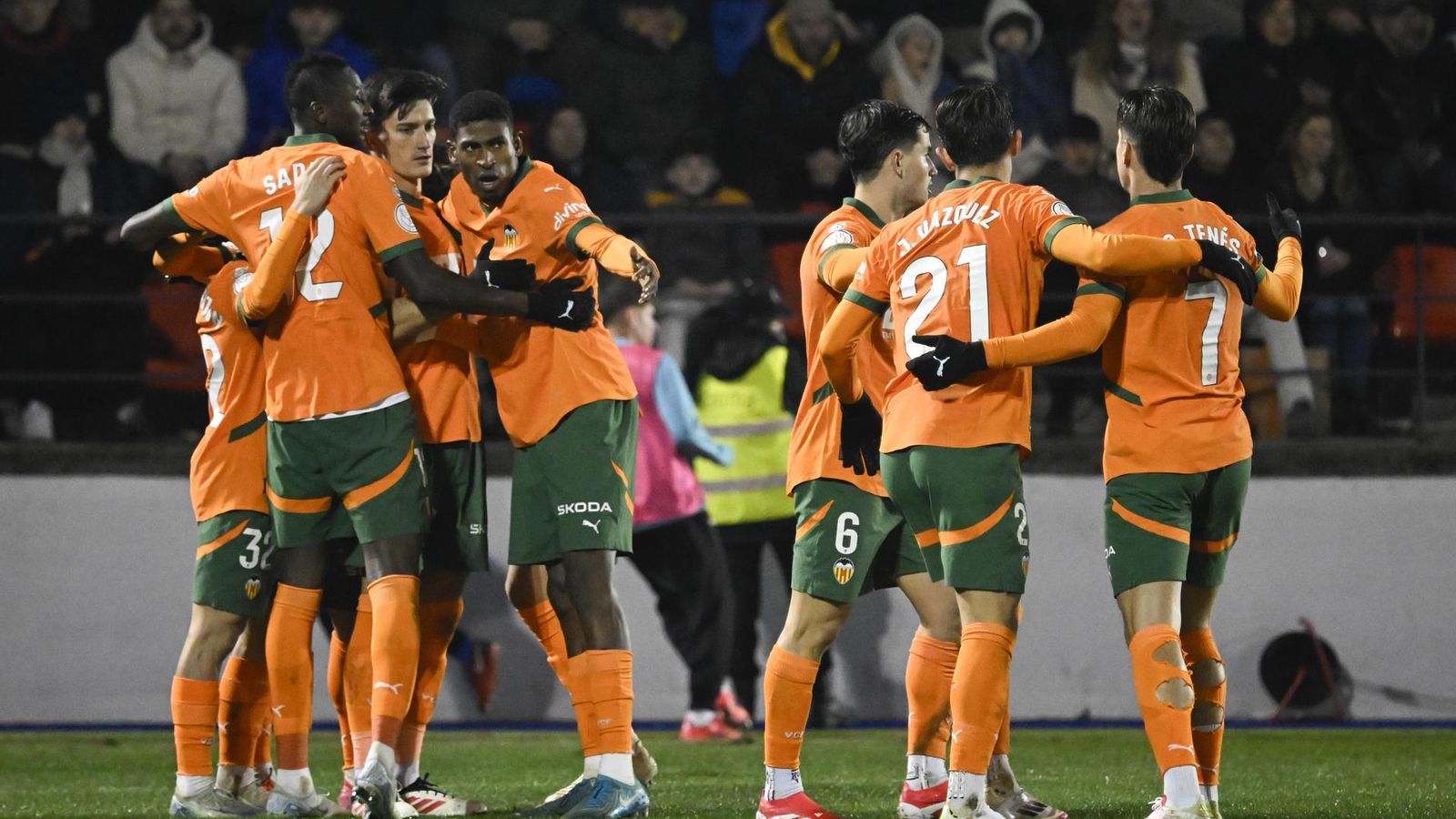 El València celebra un gol a O Couto