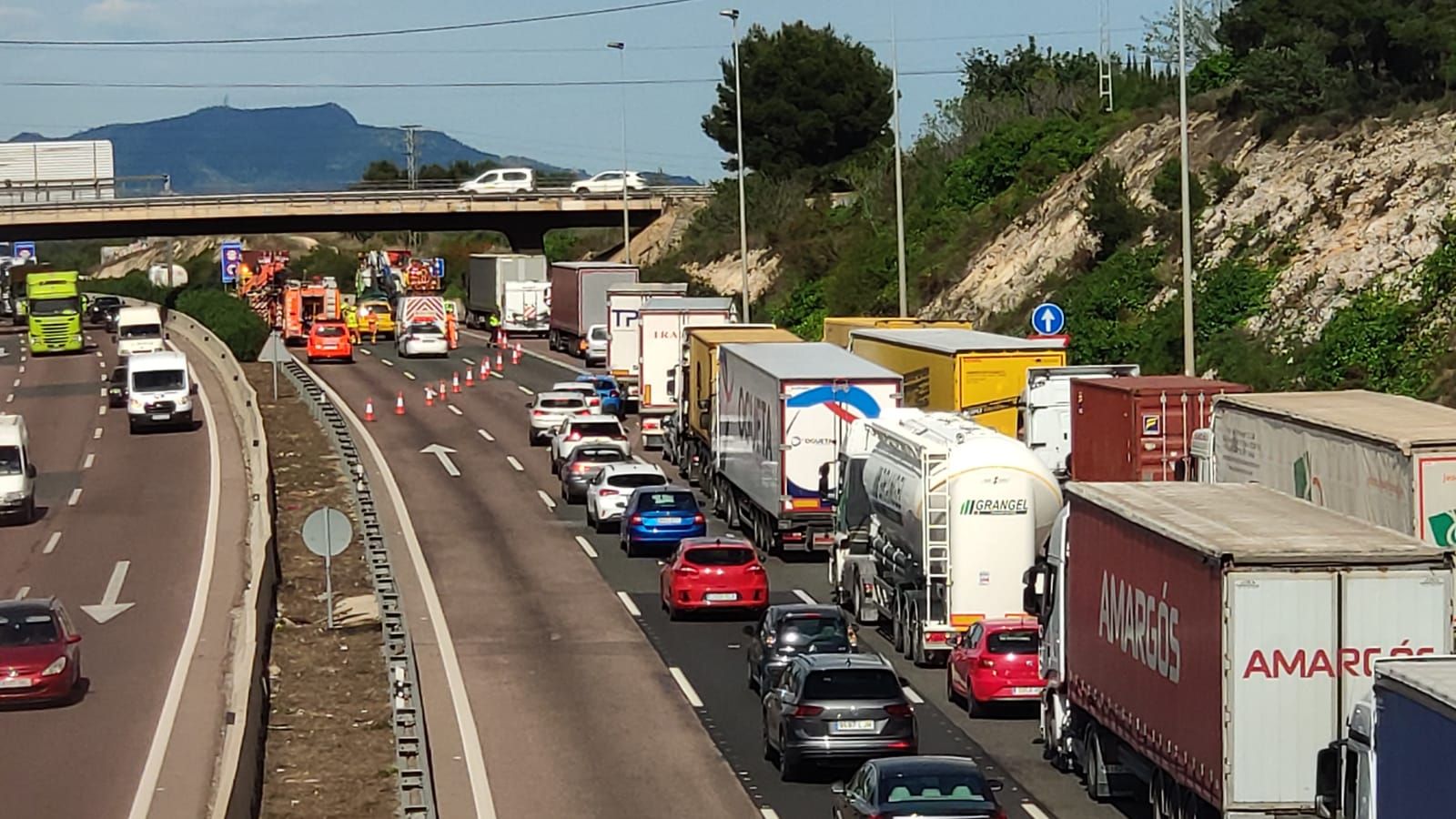 Imatge de les retencions causades per l'accident