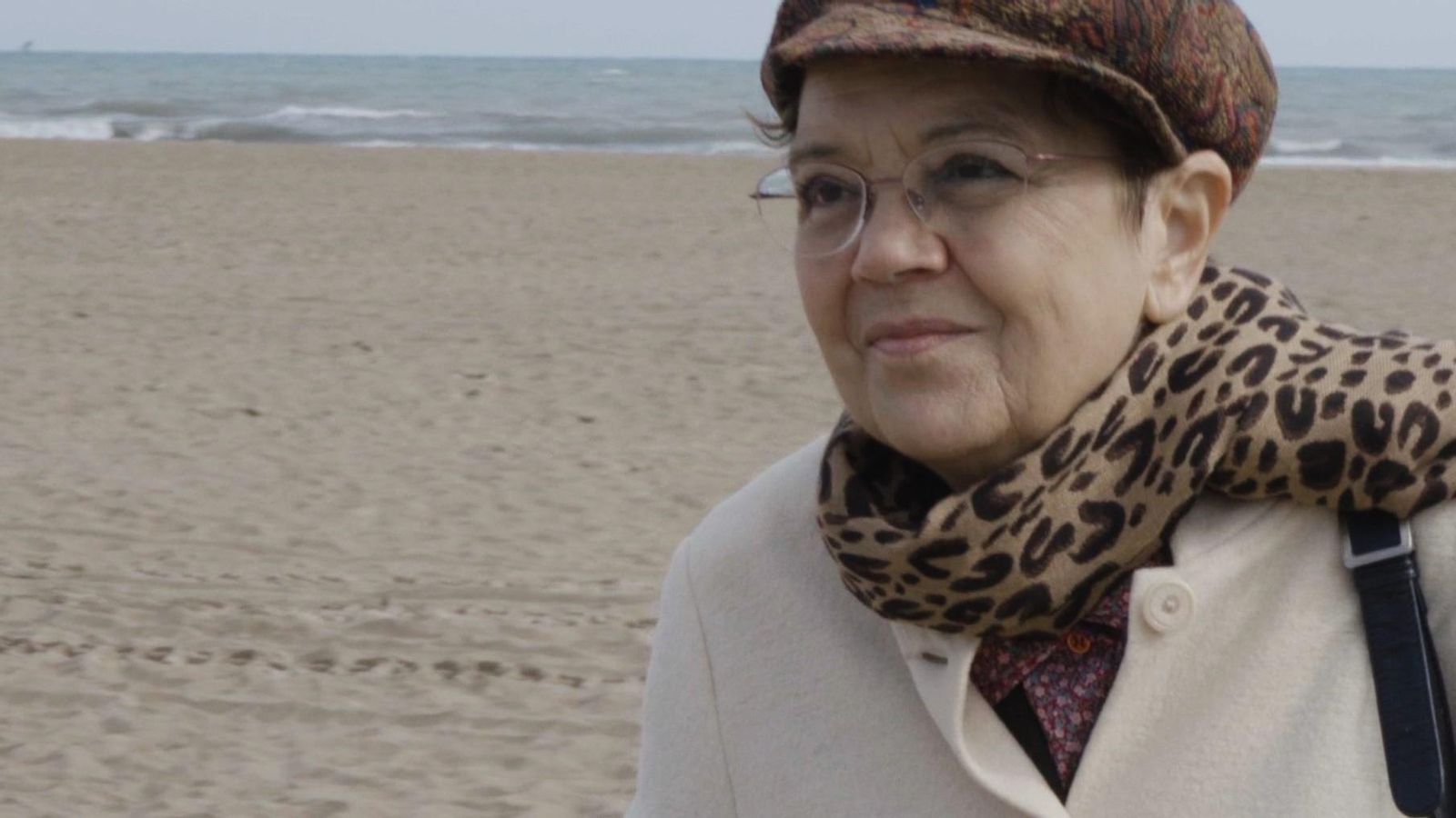El llargmetratge documental 'Cecília Bartolomé, tan lluny, tan a prop', dirigit per Giovanna Ribes, es projectarà el diumenge 11 de maig a les 18:00 hores als cines Lys El llargmetratge documental 'Cecília Bartolomé, tan lluny, tan a prop', dirigit per Giovanna Ribes, es projectarà el diumenge 11 de maig a les 18:00 hores als cines Lys