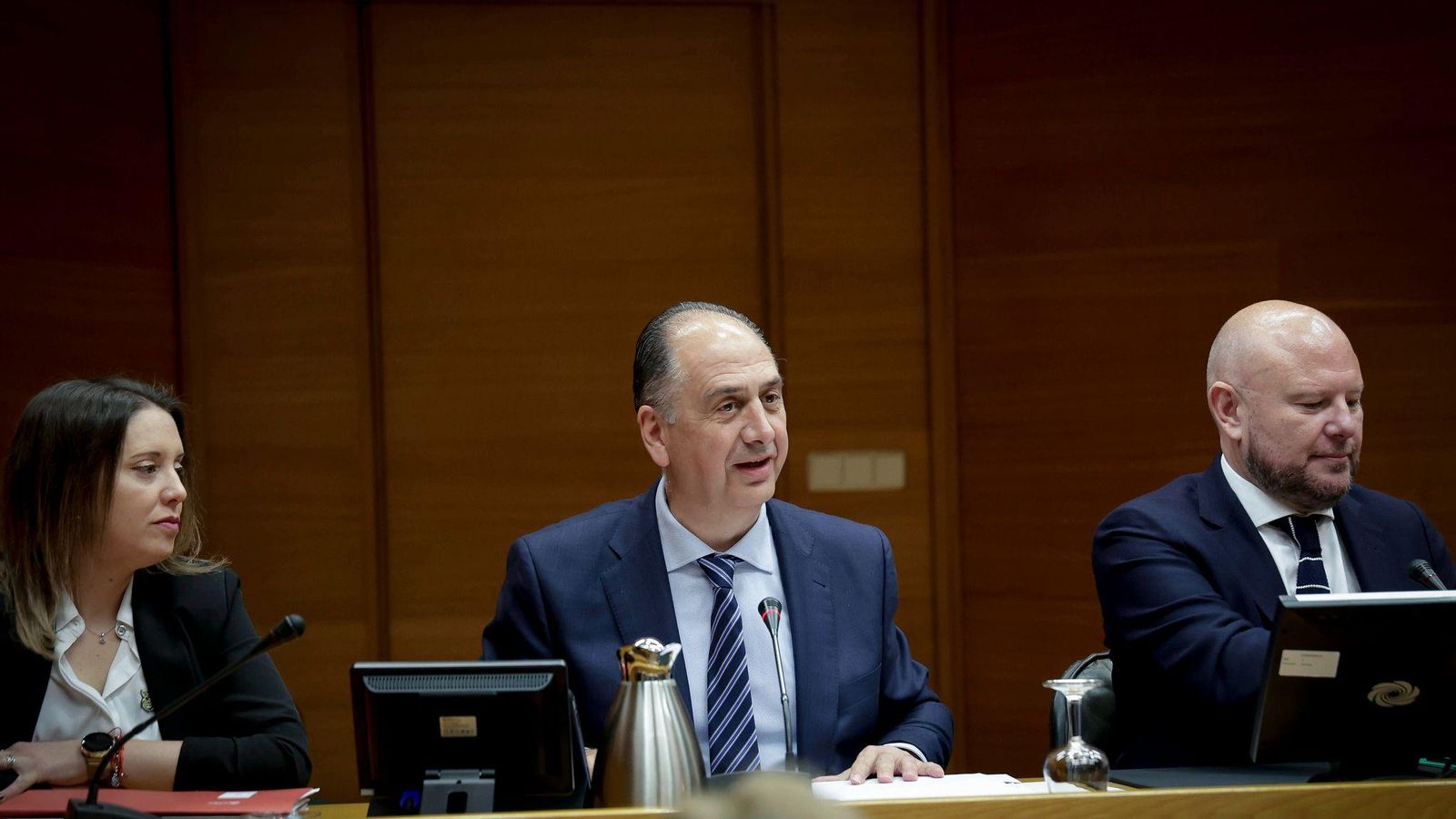 El conseller Valderrama, este dimarts en la comissió d'Economia a les Corts