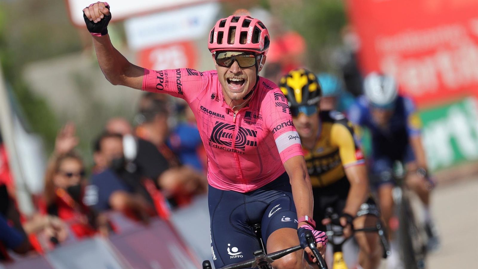 Magnus Cort Nielsen celebra la victòria de l'etapa