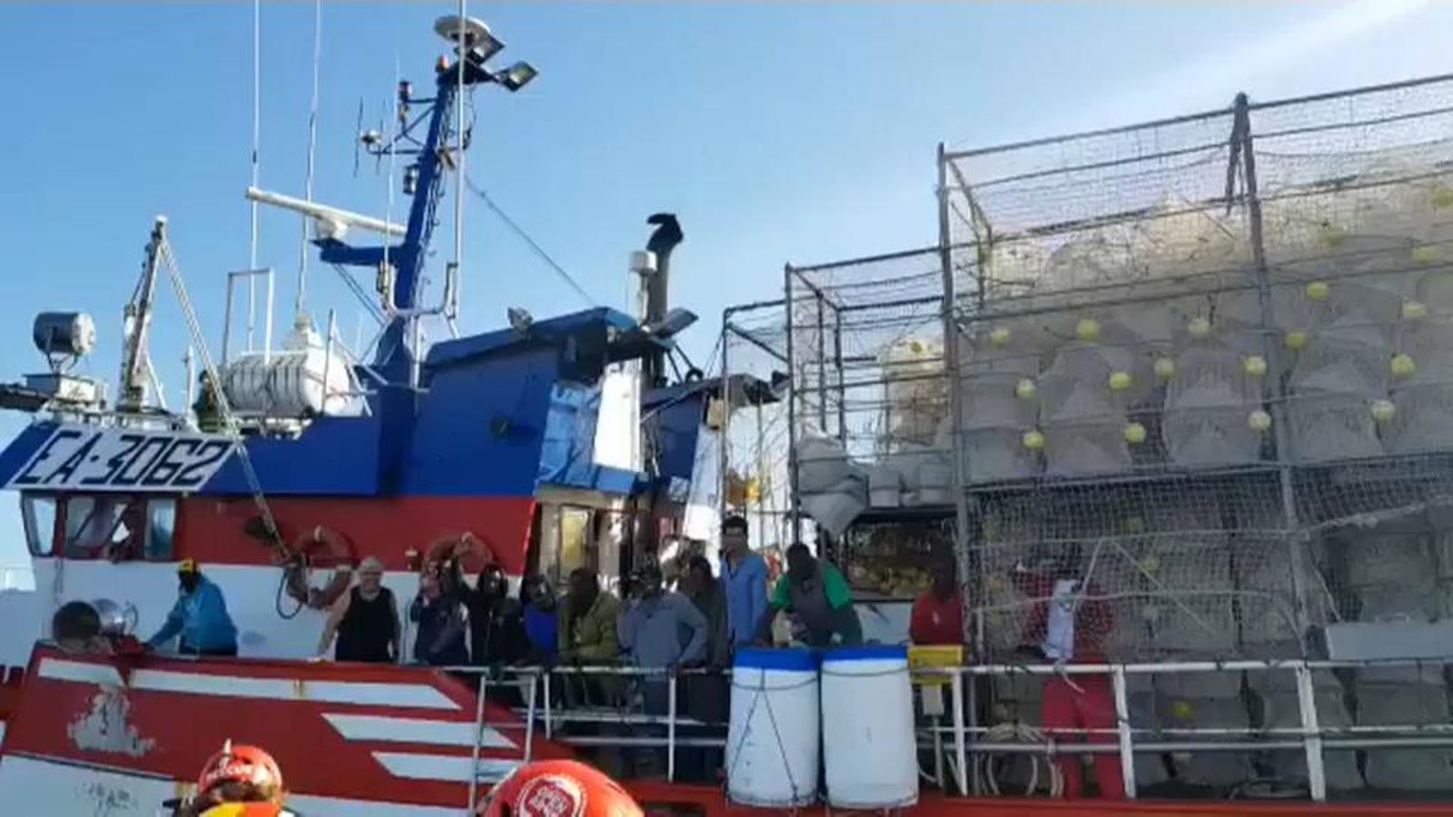 Les embarcacions es trobaran al llarg del matí Les embarcacions es trobaran al llarg del matí