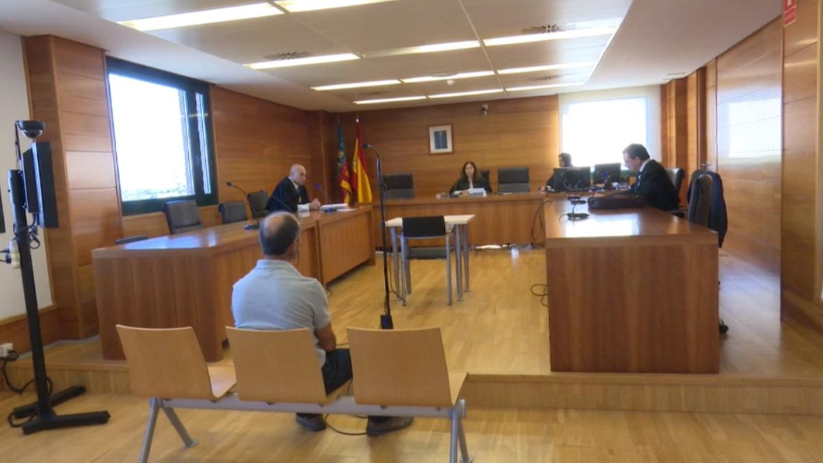 L'exalcalde d'Olocau del Rei, condemnat a sis mesos de presó per haver-se adjudicat unes obres L\'exalcalde d\'Olocau del Rei, condemnat a sis mesos de presó per haver-se adjudicat unes obres