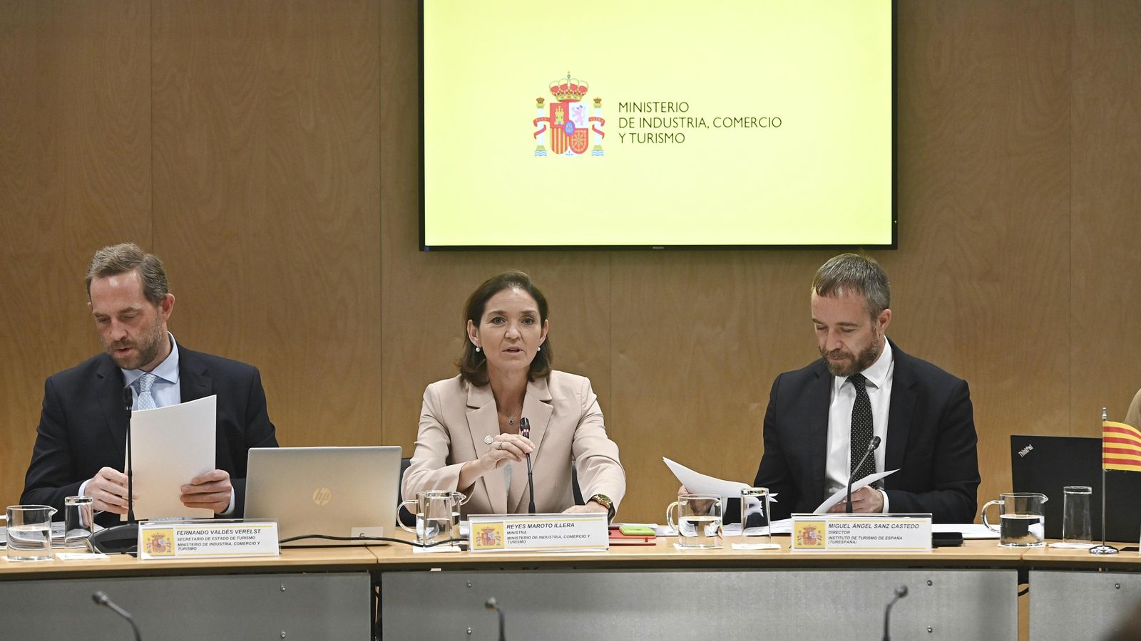 La ministra d'Indústria, Comerç i Turisme, Reyes Maroto, presideix la reunió del Consell Espanyol de Turisme, aquest divendres, a Madrid