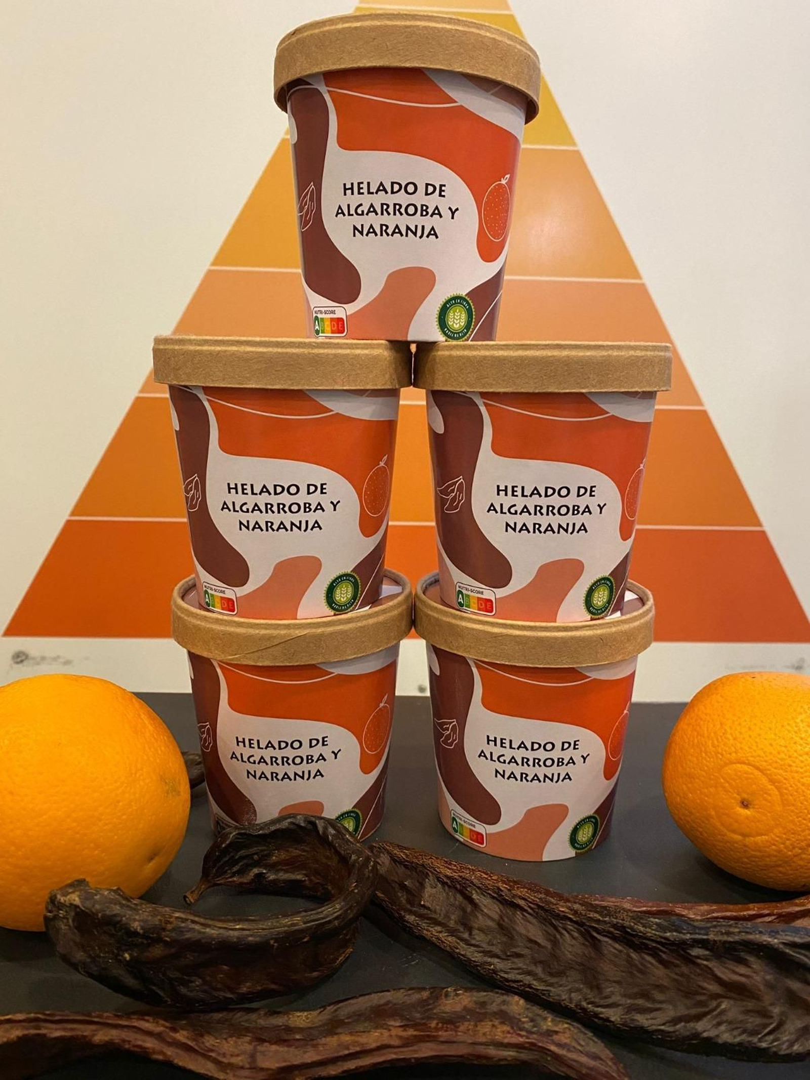 Karobia, el gelat de garrofa i taronja