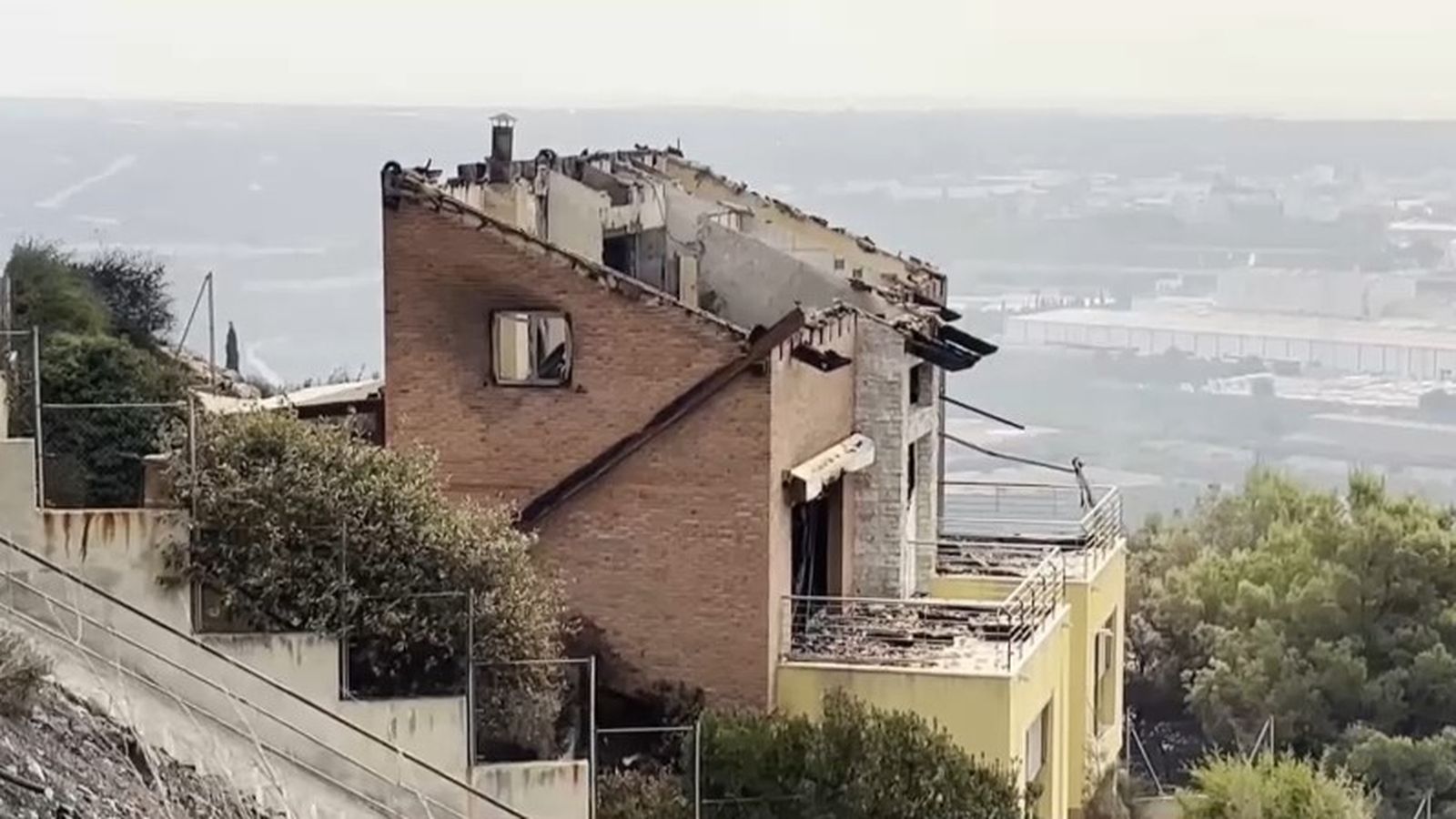 Una casa afectada pel foc a la Plana Baixa