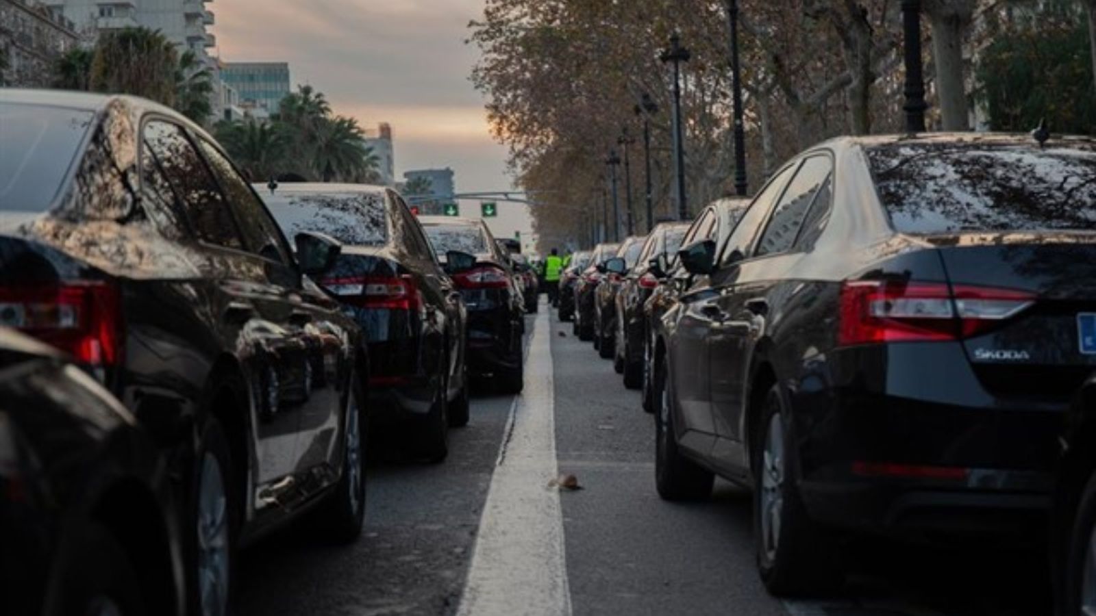 El TSJC suspén cautelarment la precontractació dels VTC a Barcelona