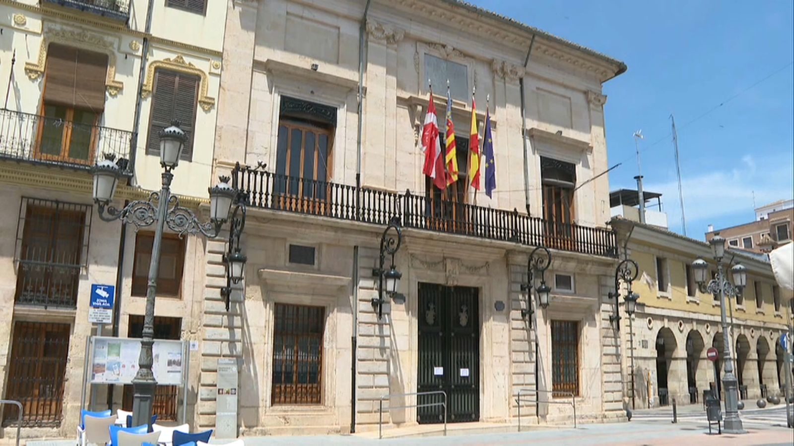 Façana de l'Ajuntament de Sueca, a la Ribera Baixa