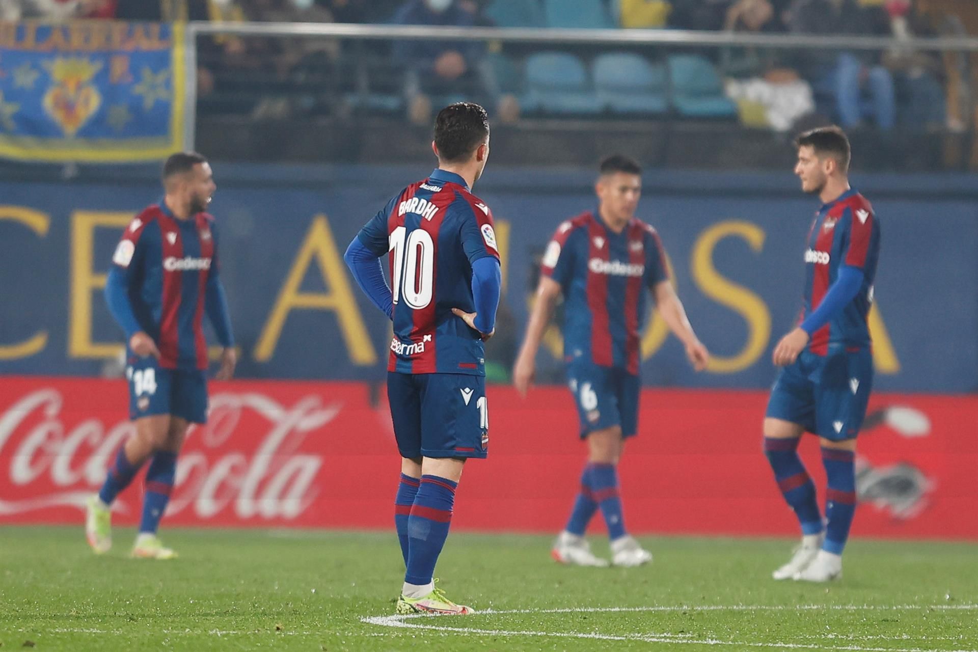 El Llevant s'enfonsa davant el submarí
