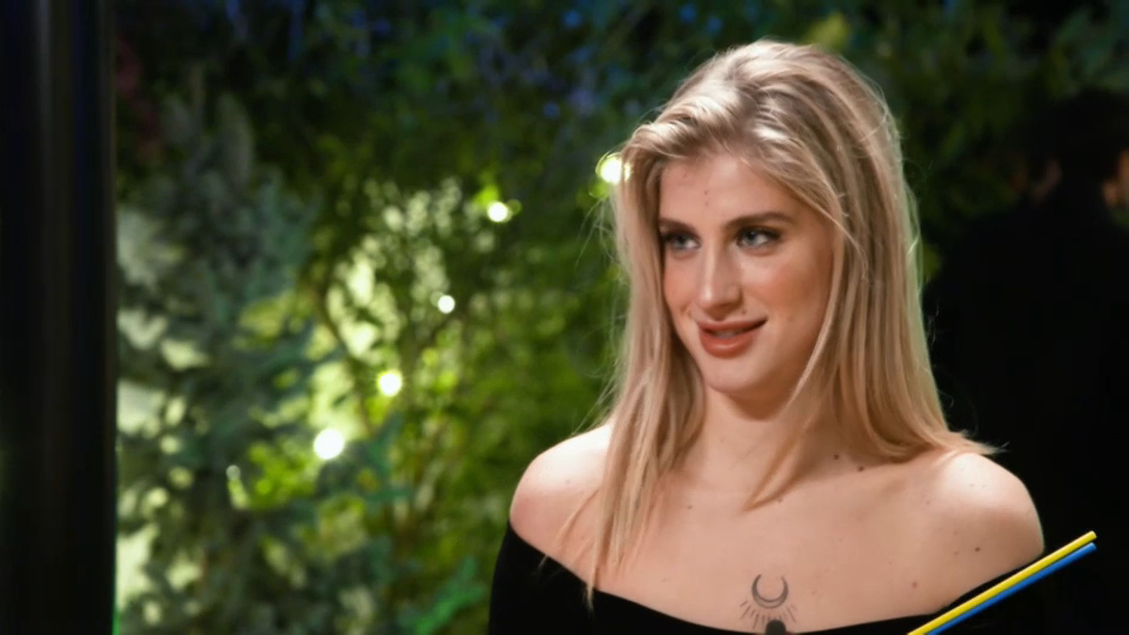 Samantha no te cap problema en parlar de la sordera que pateix