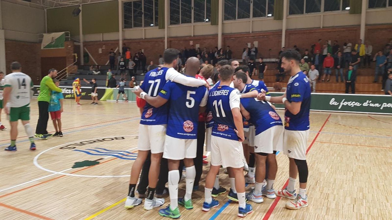 L'equip celebra la victòria