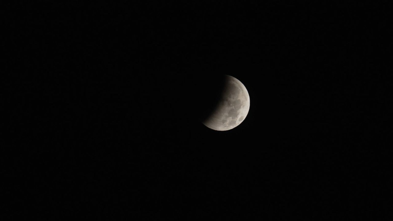 La Terra eclipsa la Lluna