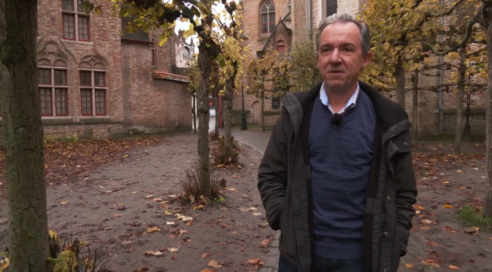 Rafael Sales, de Castelló de la Plana, fa 25 anys que viu a Bruges i amb ell visitarem l’església de la Santa Sang, un dels temples més emblemàtics de Bèlgica