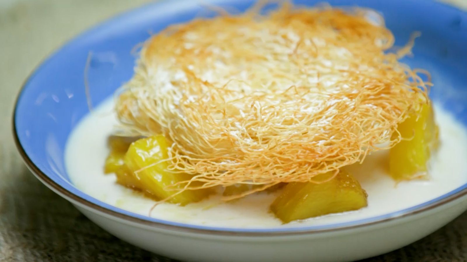 Pinya, coco, rom-lima i gelat de vainilla