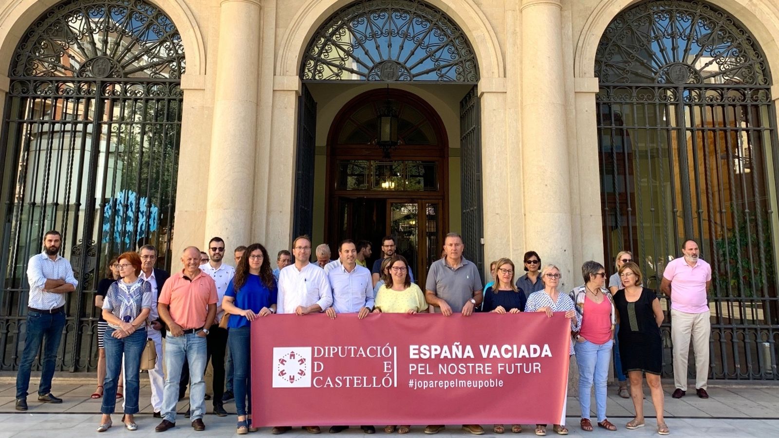 La Diputació de Castelló dona suport a l'aturada de cinc minuts convocada a tot l'Estat per a reivindicar mesures efectives contra la despoblació i per a exigir futur per als pobles.