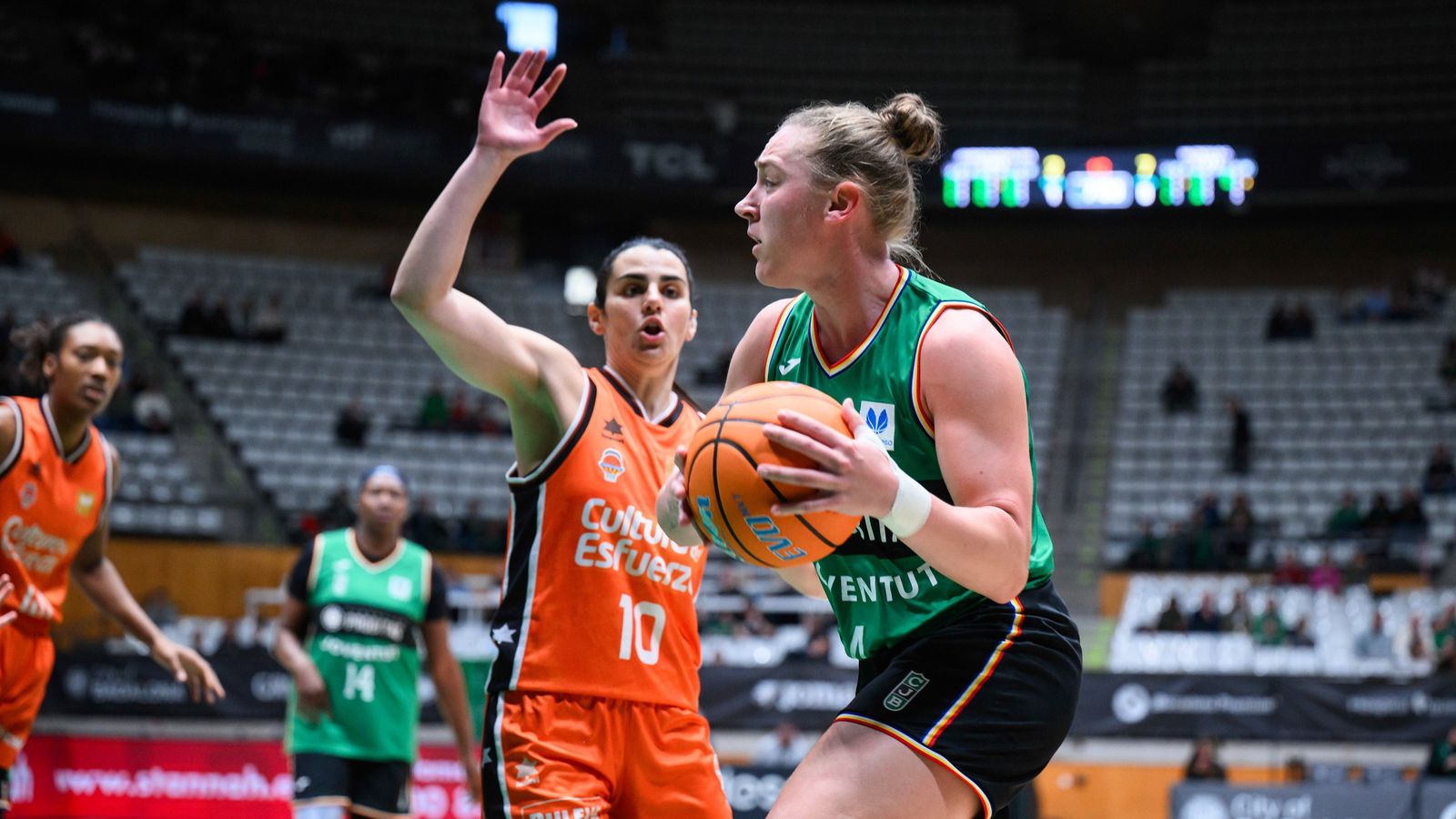 Leti Romero, en una acció del duel