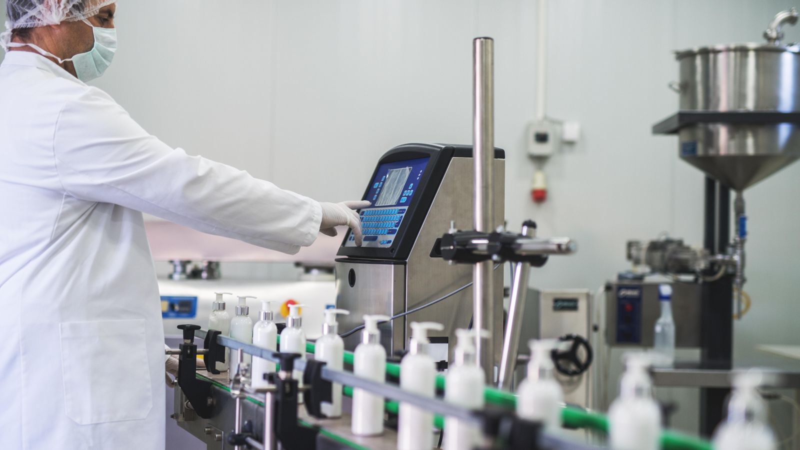 Línia de producció d'una empresa cosmètica
