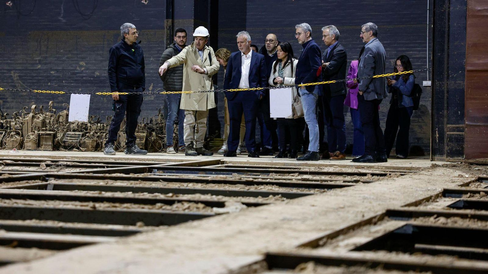 El ministre Torres visita el Teatre Francisco Chirivella de Catarroja, arrassat per la dana El ministre Torres visita el teatre Francisco Chirivella de Catarroja, arrassat per la dana