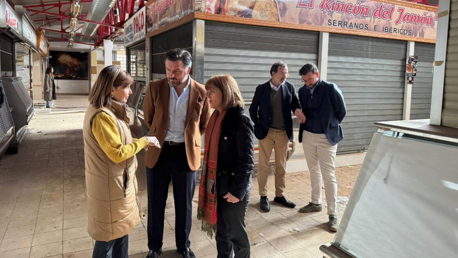 L'alcalde d'Elx en la visita este dimarts al Mercat Central