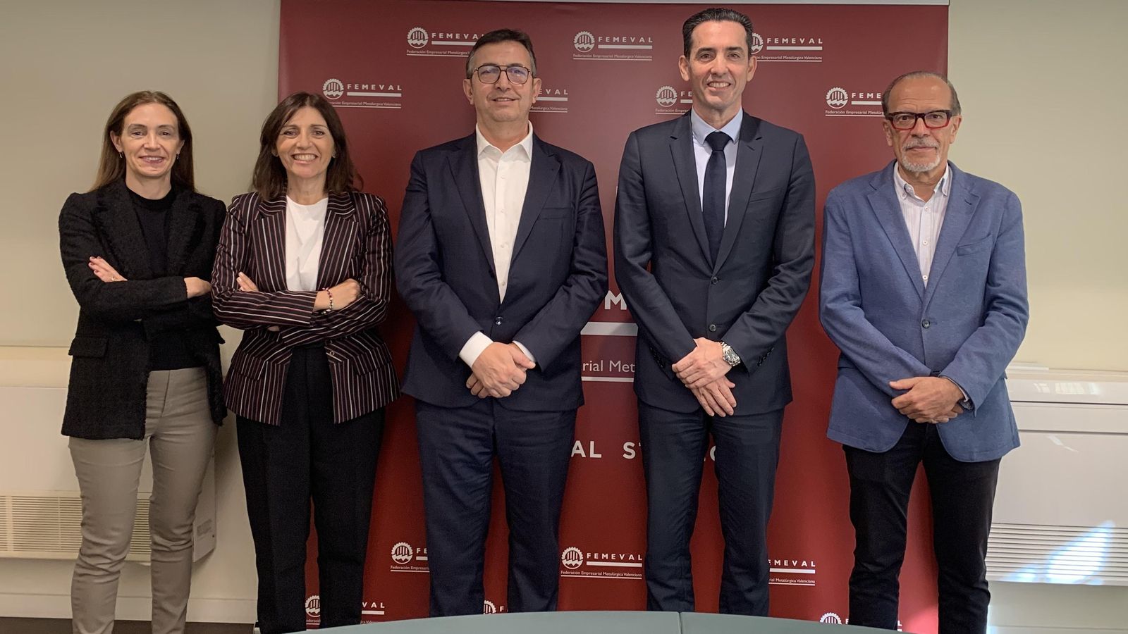 Les cúpules de Femeval i Avia posen després de l'acord