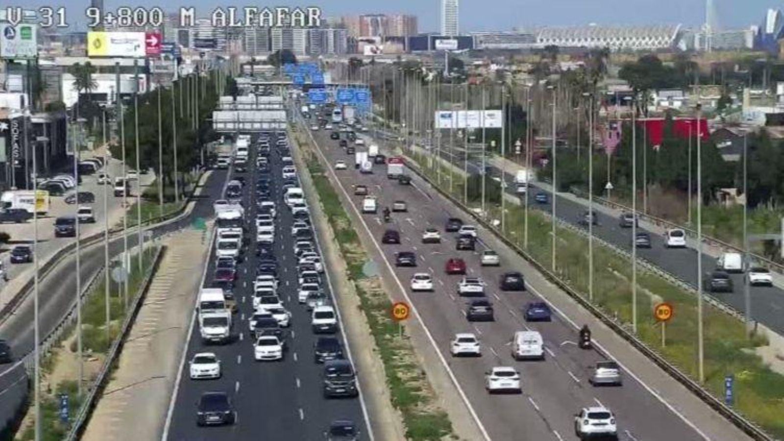 La Pista de Silla, en una imatge d'este divendres, connecta la ciutat de València amb l'Horta Sud