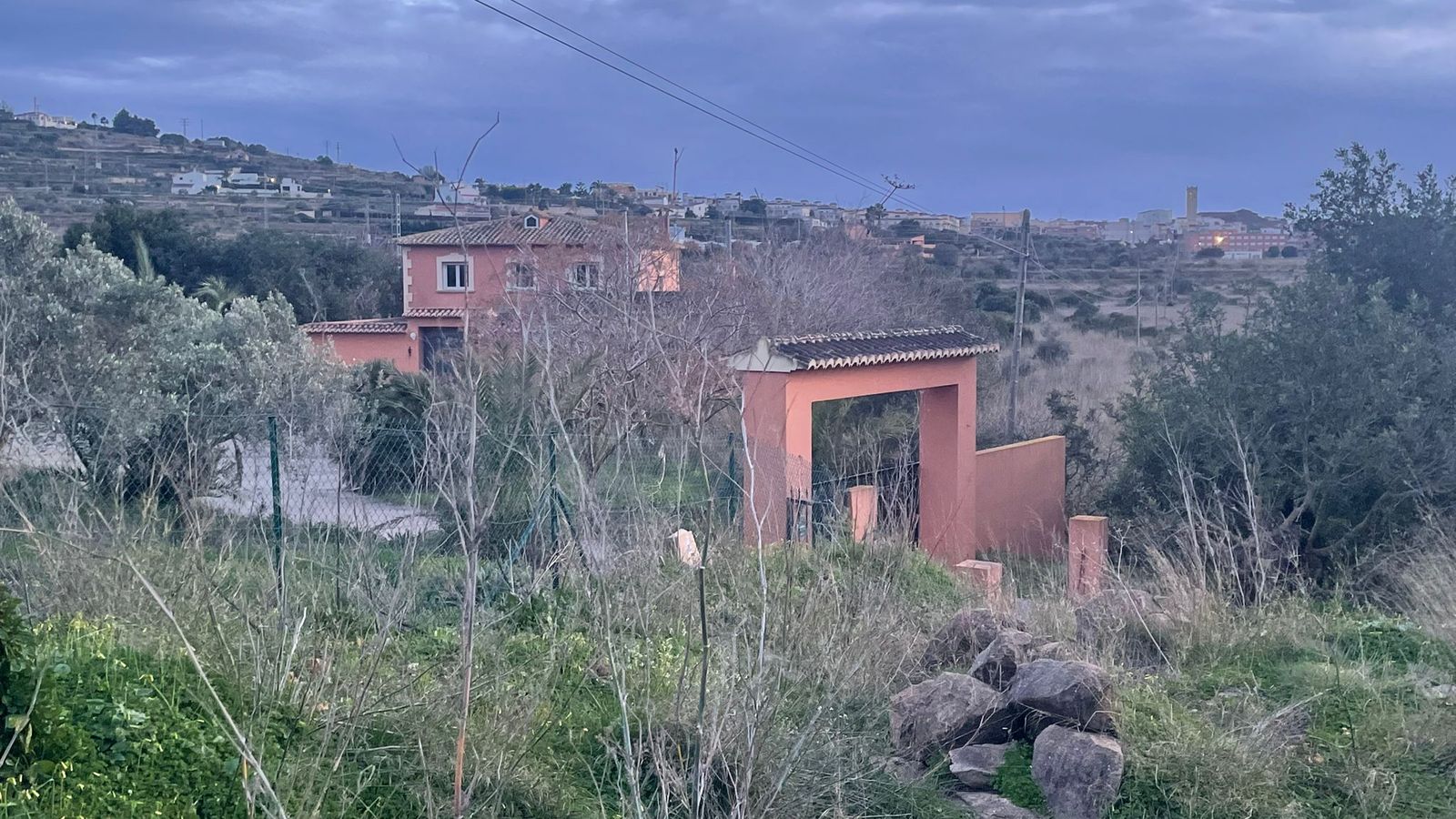 La casa on s'ha atrinxerat un home
