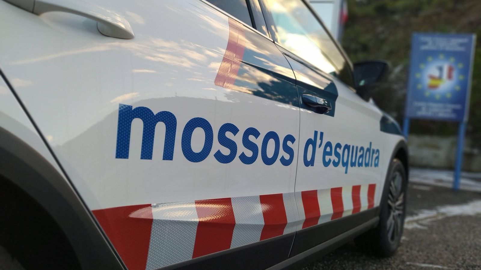 Els Mossos d'Esquadra han detingut la parella de la dona ferida greu al municipi de Lleida davant les sospites que haja botat foc la vivenda on estava la dona