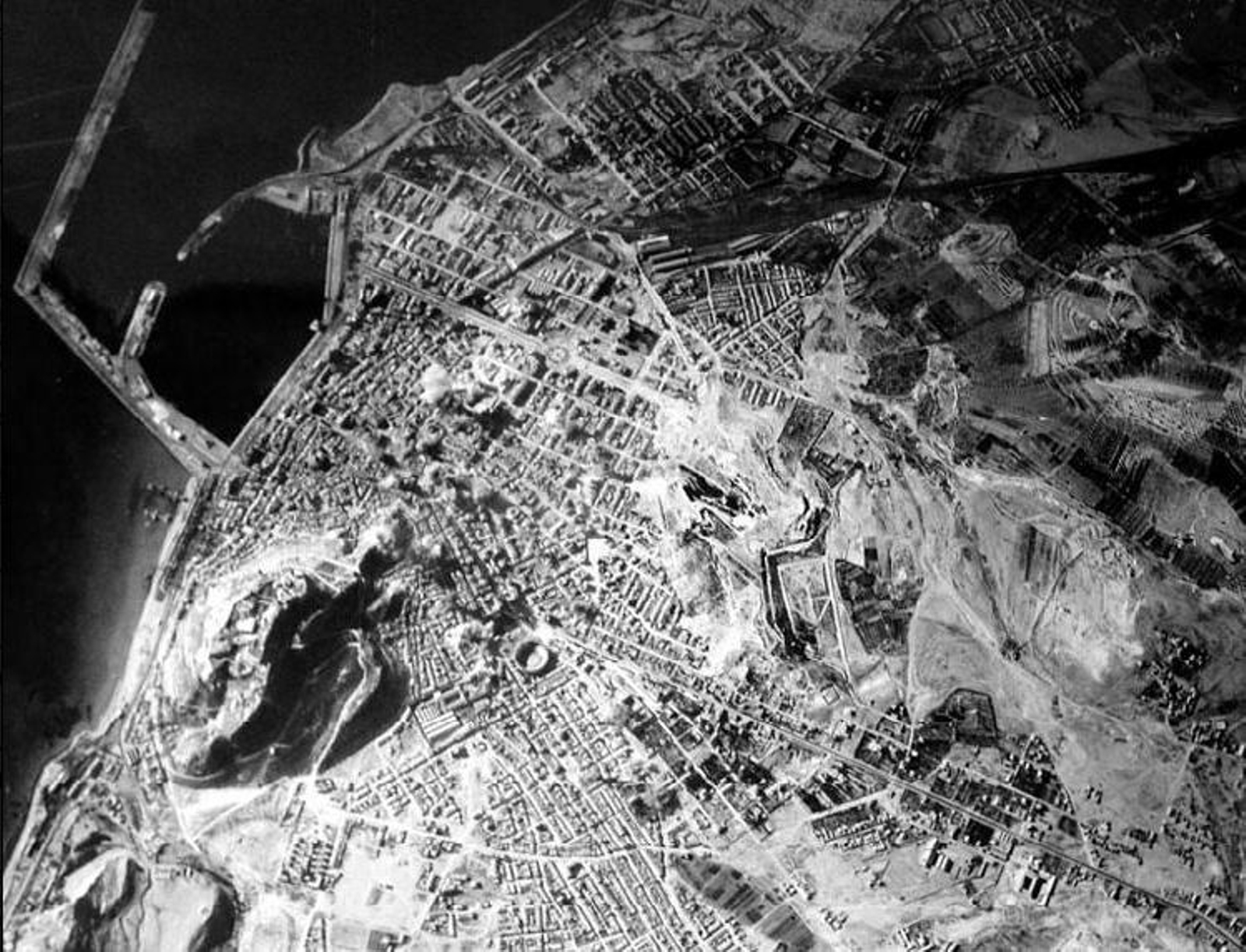 Bombardeig en el mercat d’Alacant, el 25 de maig de 1938. Moriren més de 300 persones
