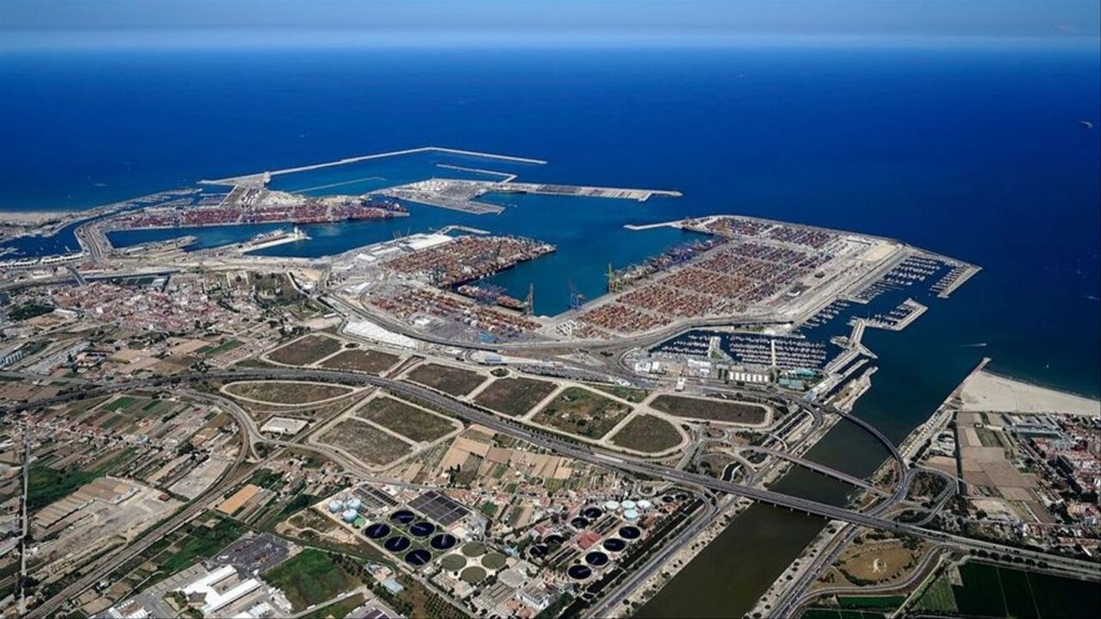 El port de València no podrà dragar arena davant de les platges de Cullera i Sueca