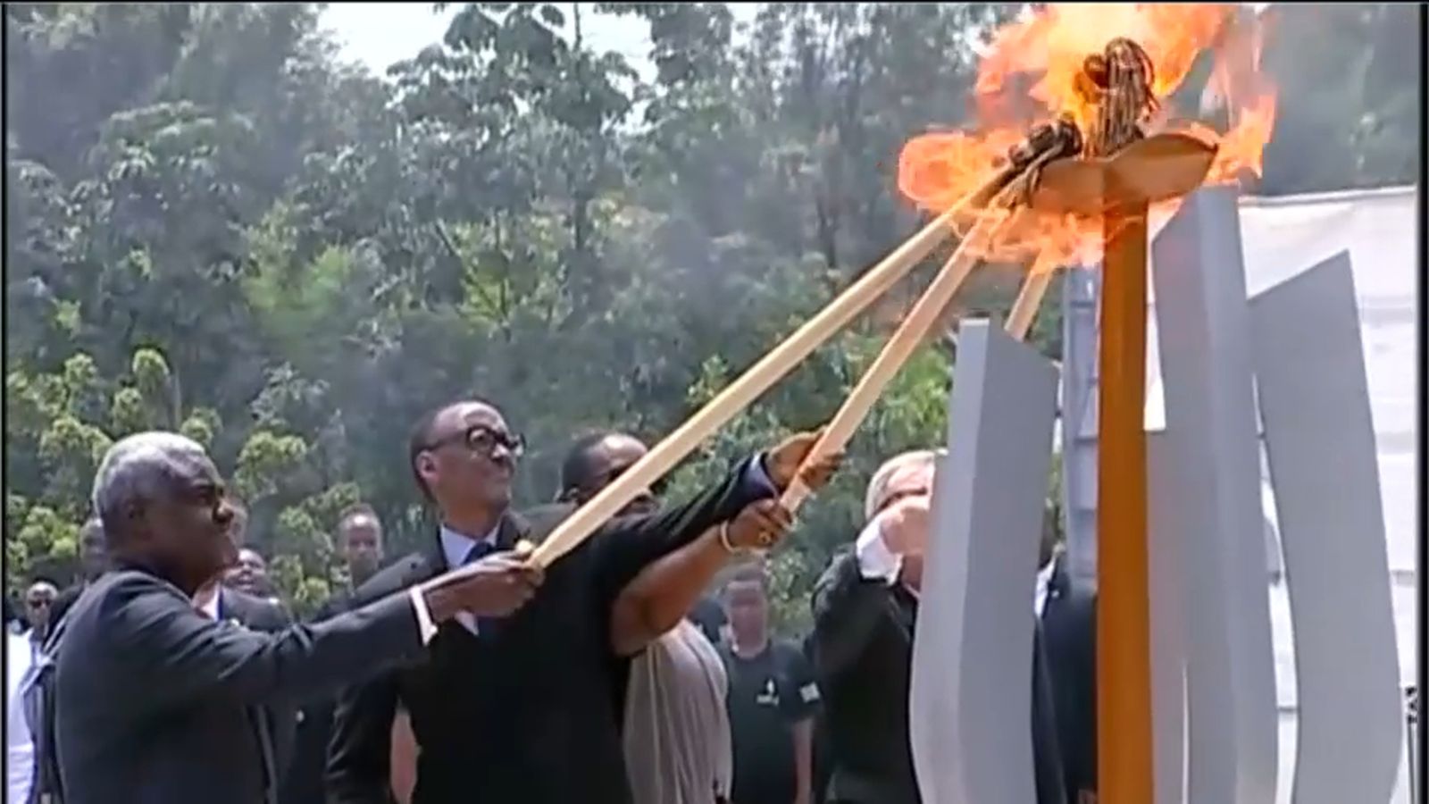 VÍDEO | Ruanda recorda les víctimes del genocidi enmig d\'un debat sobre el perdó i el futur