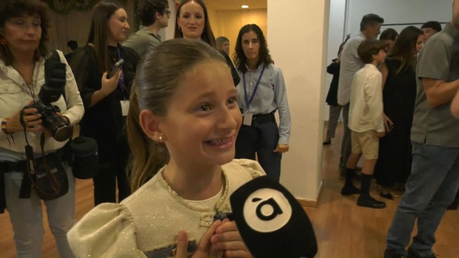 Marta Mercader pren el relleu de Lucía García com a fallera major infantil de València