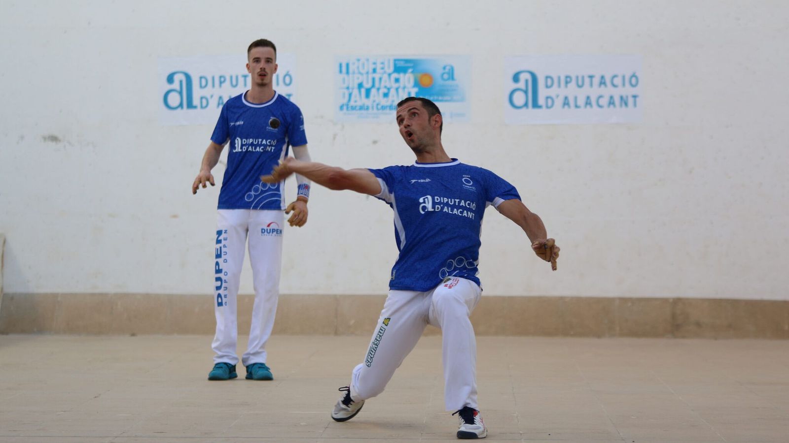 Els campions, durant la partida