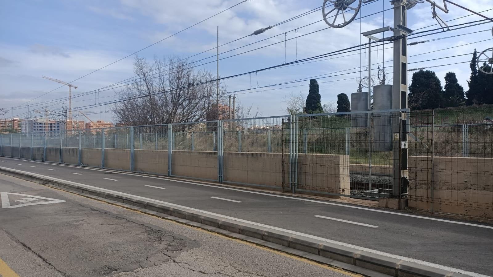 Imatge d'arxiu de les vies de Serreria al final del passeig de l'Albereda de València