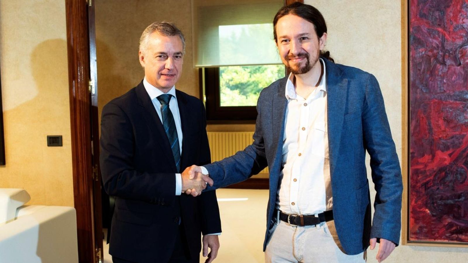 Iñigo Urkullu i Pablo Iglesias després de la reunió de presentació, cortesia i treball