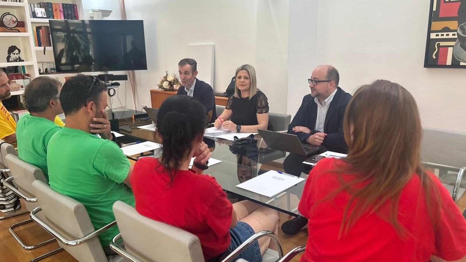 Una de les reunions entre Educació i sindicats, en arxiu