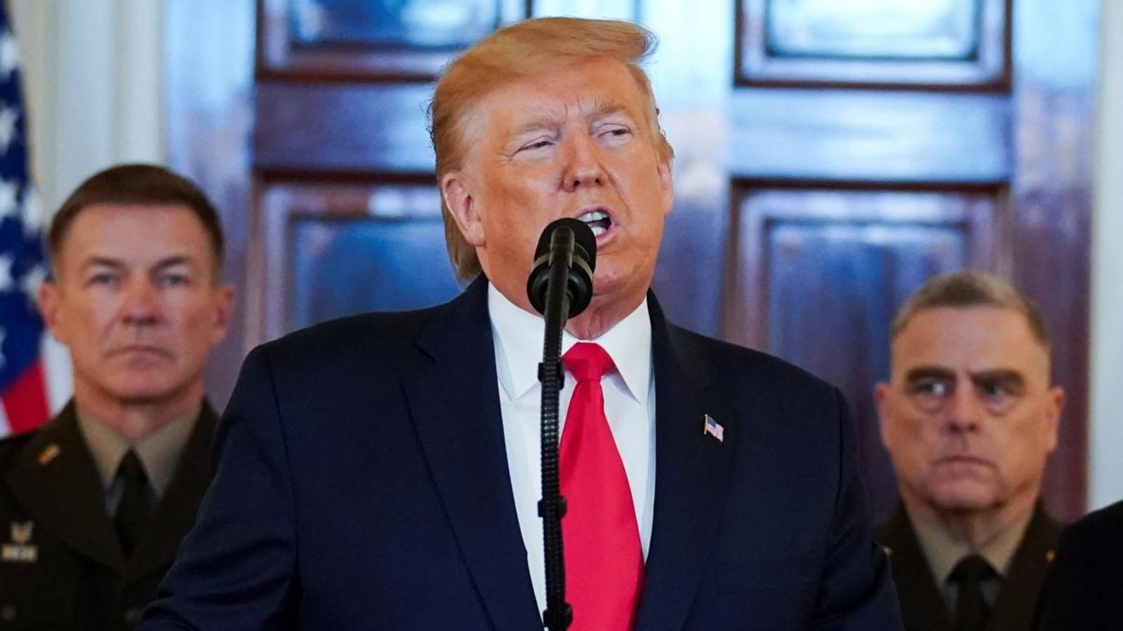 Trump amenaça de pujar els aranzels als automòbils europeus