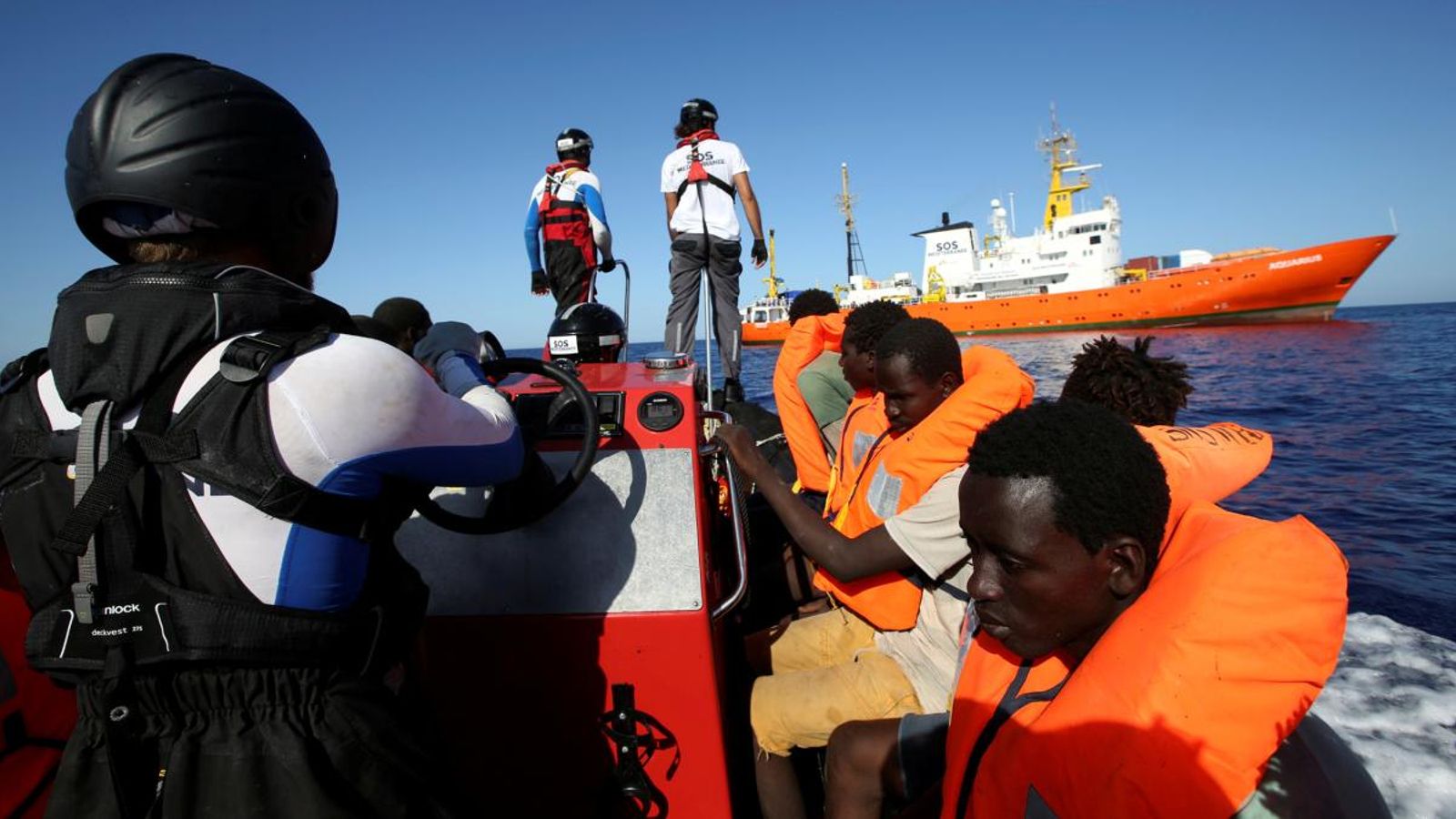 629 immigrants a bord del vaixell Aquarius arriben a Espanya