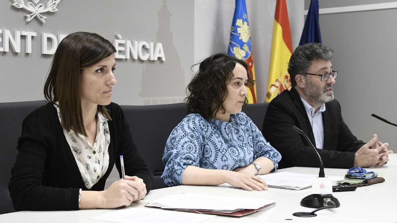 D'esquerra a dreta, Rosa Roig, Glòria Tello i Eduardo Guillot