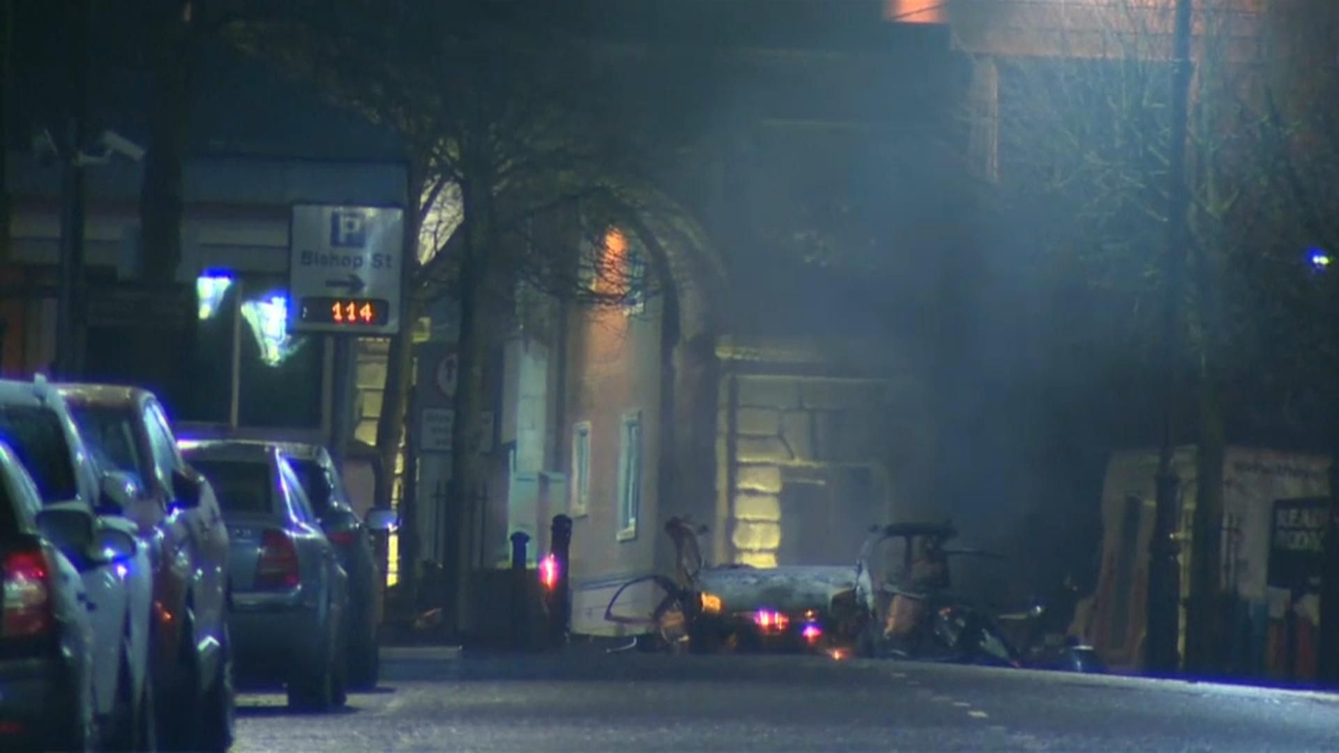 Dos detinguts per l'atemptat amb cotxe bomba d'Irlanda del Nord Dos detinguts per l\'atemptat amb cotxe bomba d\'Irlanda del Nord