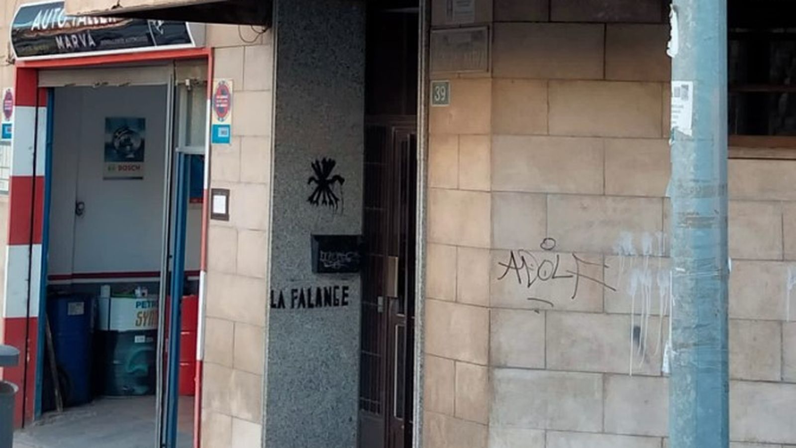 Imatge de la façana de la seu de Compromís a Alacant