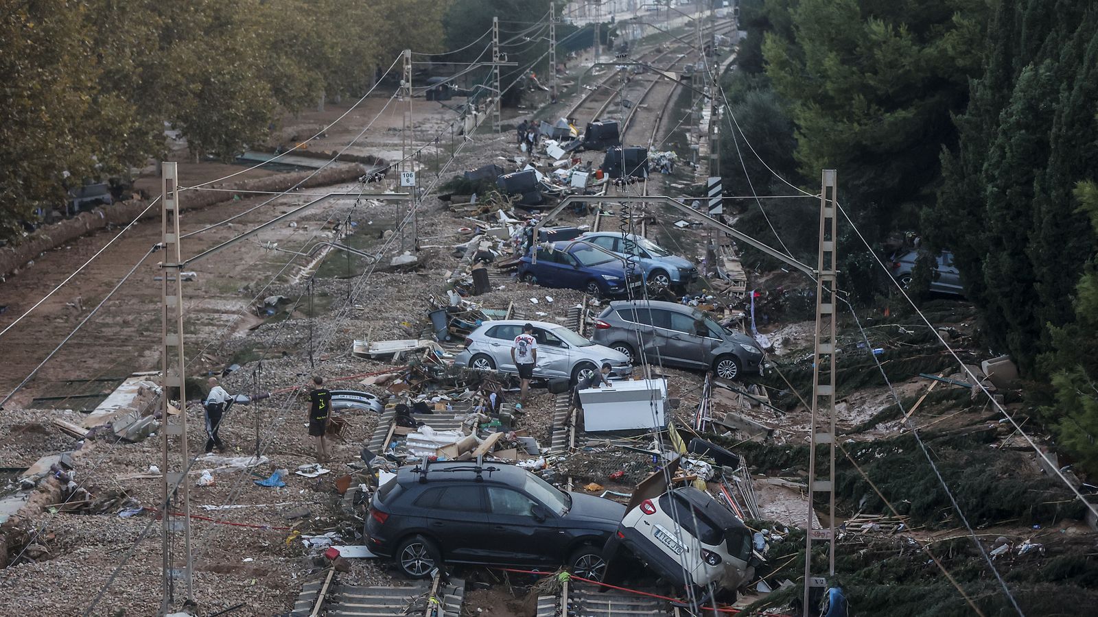ROBER SOLSONA….20241030…VALENCIA……ZONA DE ALFAFAR DESPUES DE LA DANA.