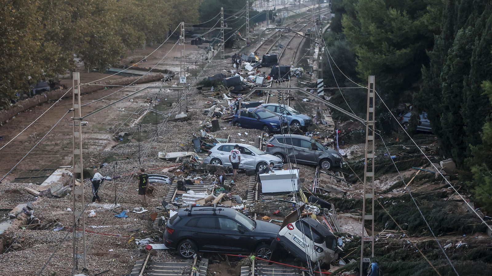ROBER SOLSONA….20241030…VALENCIA……ZONA DE ALFAFAR DESPUES DE LA DANA.