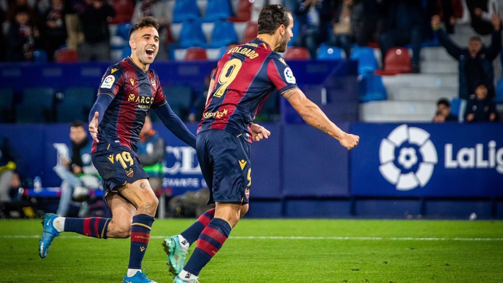 Soldado celebra el gol al Ciutat de València