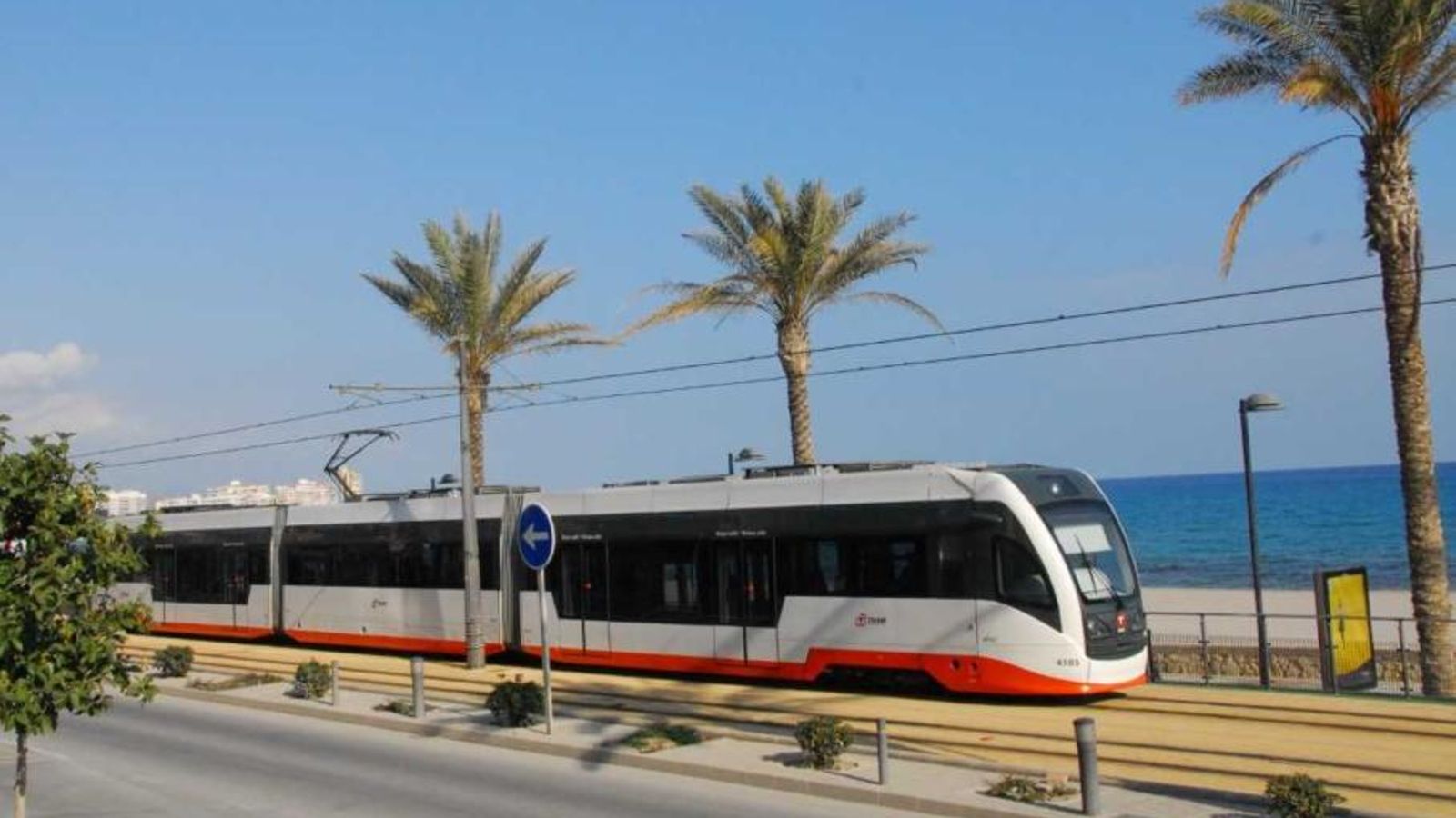 La Generalitat redueix el servei de Metrovalència, Tram i transport de viatgers per carretera